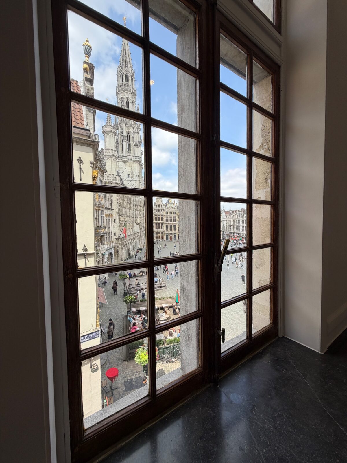 Vue depuis Auguste sur l’Hôtel de Ville de Bruxelles