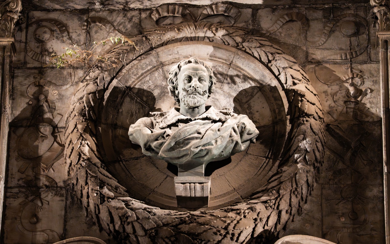 Illuminated Brussels heritage — official Beliris photograph