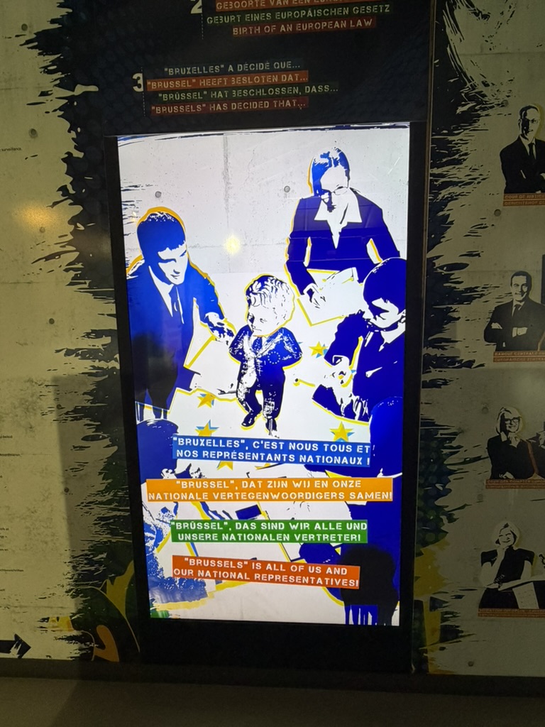 Panneau interactif « Bruxelles, c’est nous tous et nos représentants nationaux » en quatre langues
