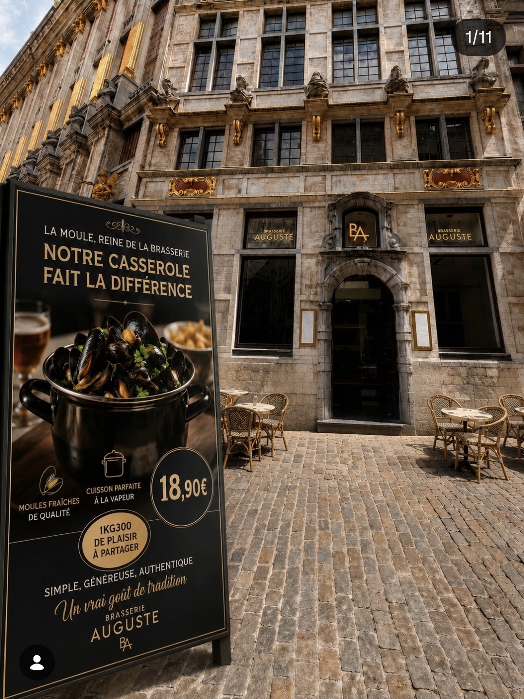 Krijtbord Brasserie Auguste: mosselen marinière 18,90 EUR voor de gevel aan de Grote Markt