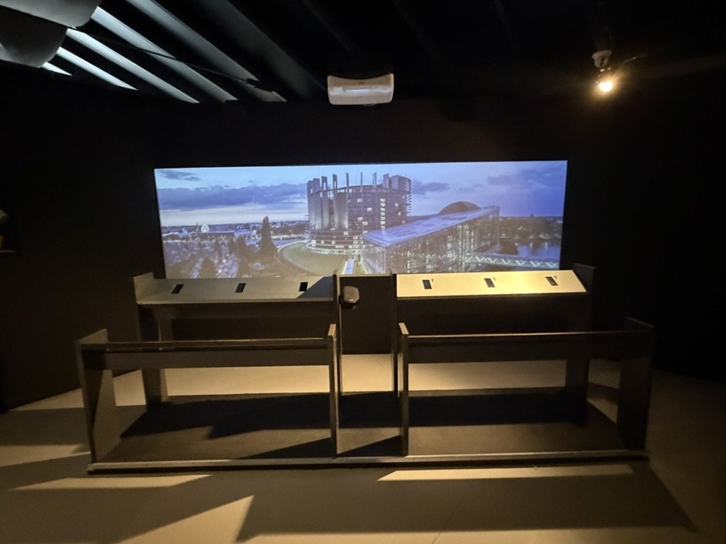 Salle interactive avec projection du Parlement européen de Strasbourg