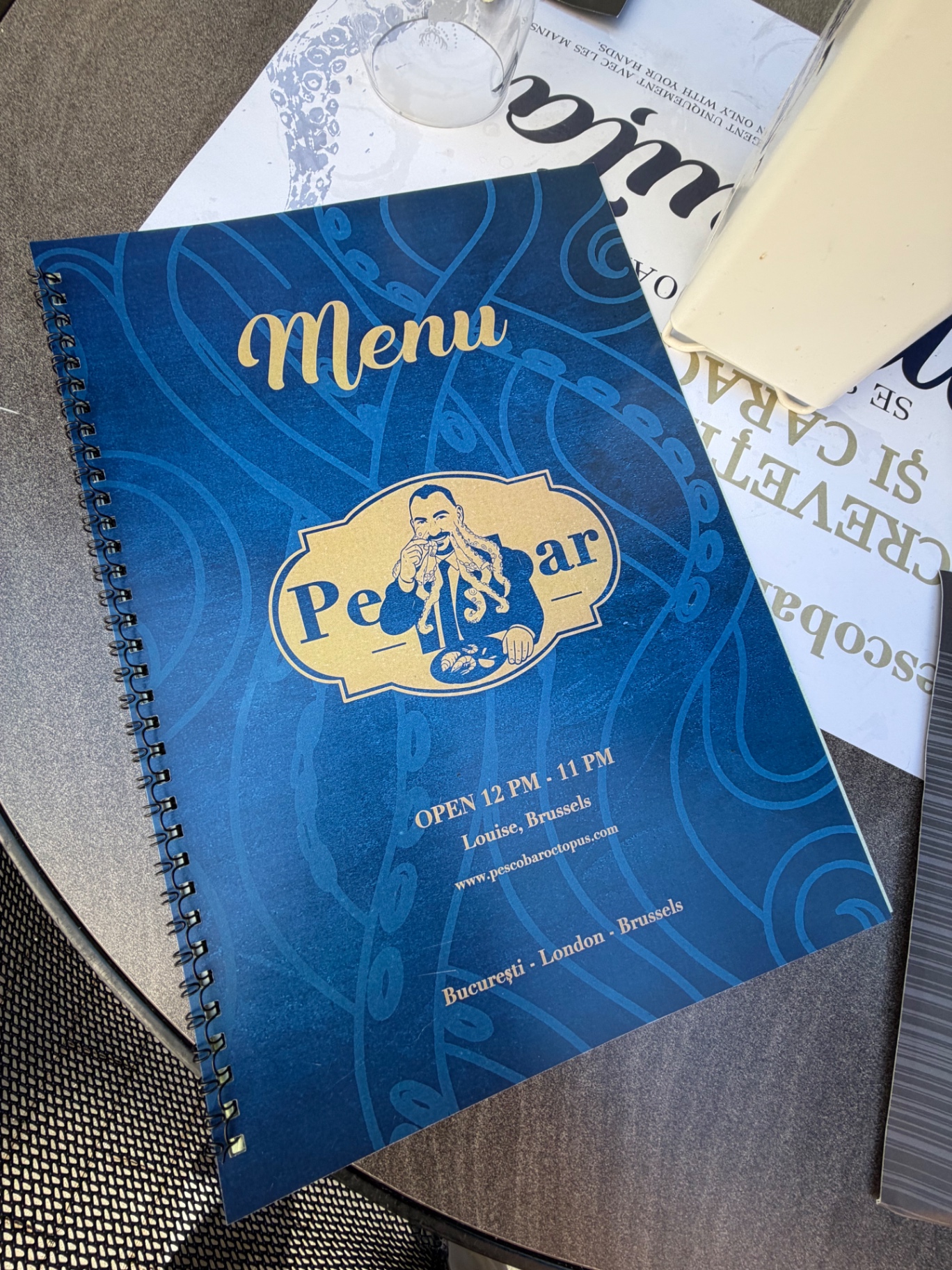 Menu Pescobar Brussels — couverture bleu nuit et or, mention OPEN 12 PM - 11 PM Louise, Brussels, București · London · Brussels