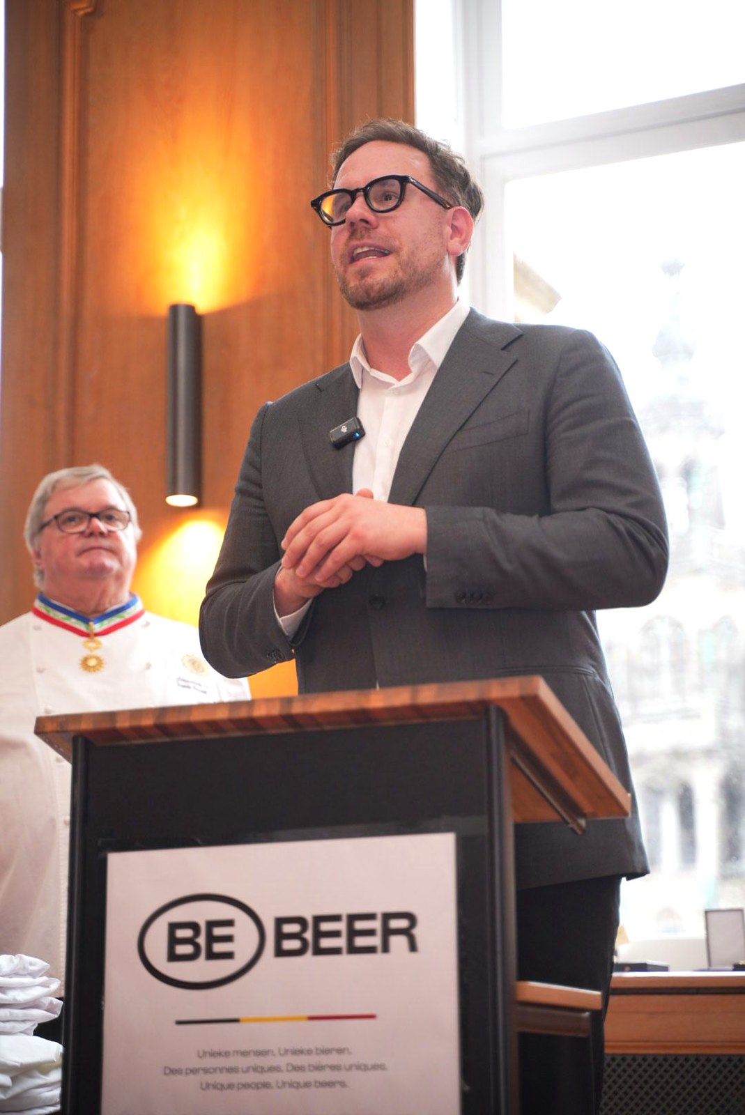 Speech at the lectern inside the Brewers House
