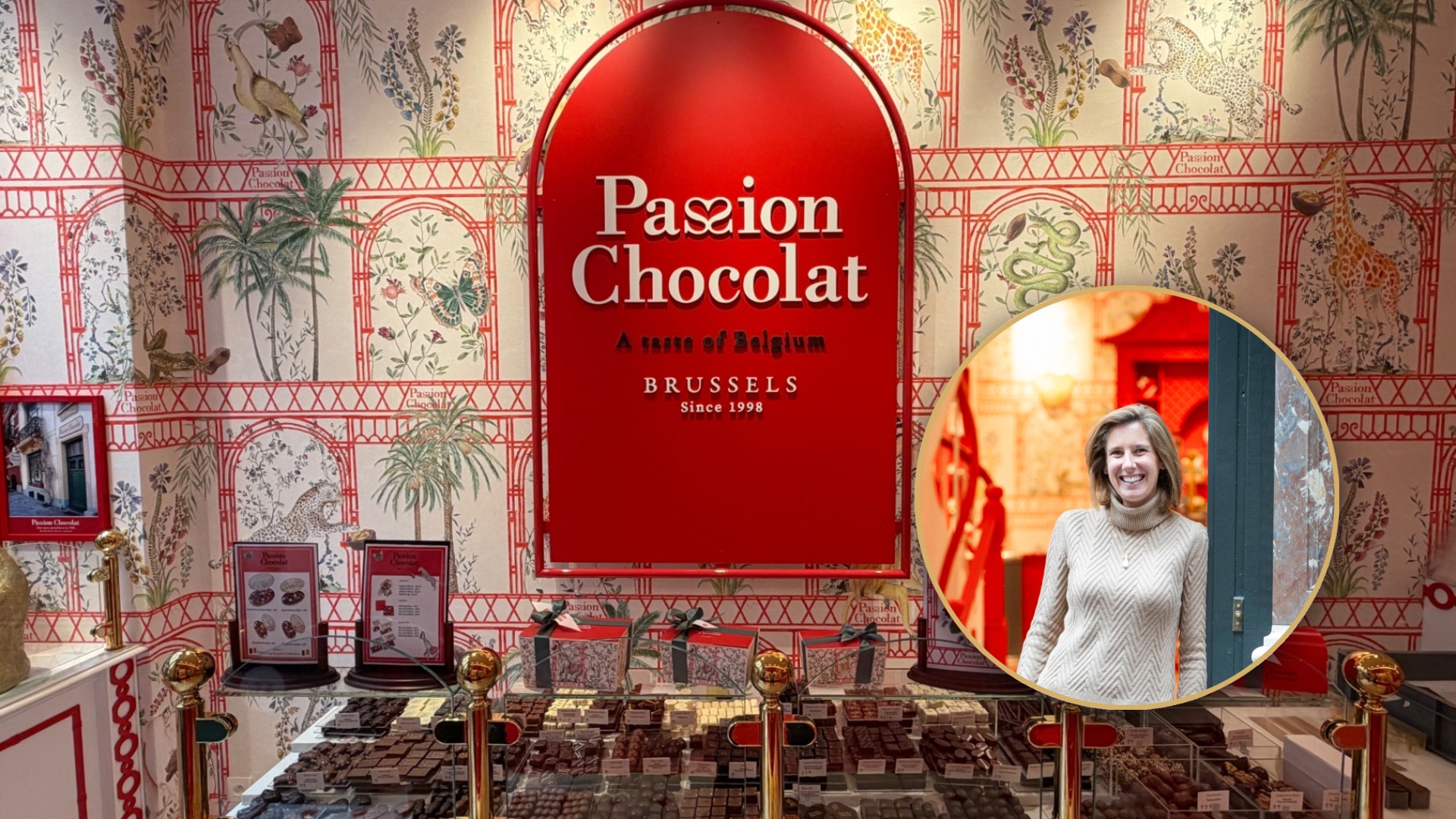Intérieur de la boutique Passion Chocolat aux Galeries Royales Saint-Hubert avec médaillon rond du portrait de Marie de Giey