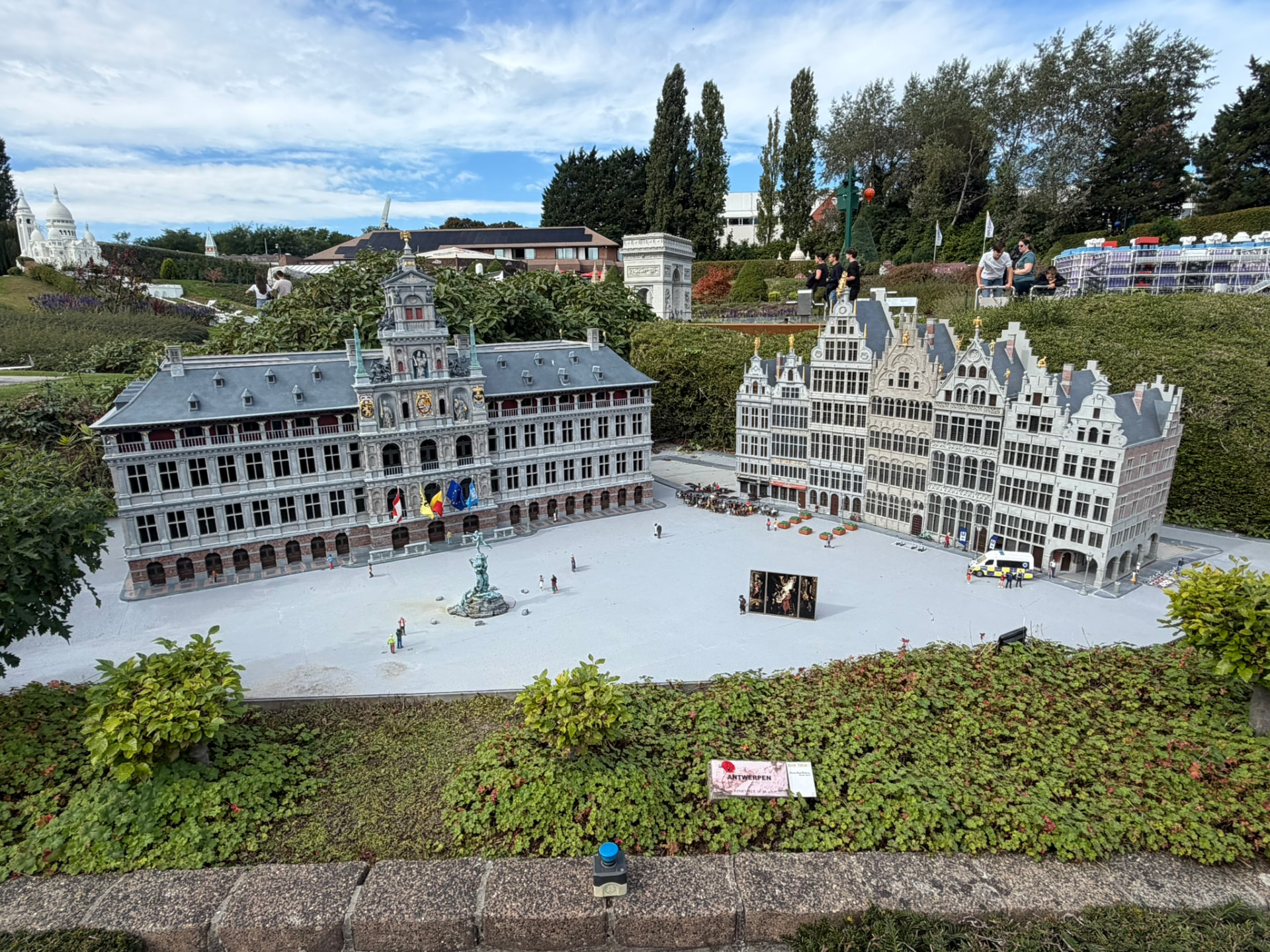 La Grand-Place d’Anvers miniature, avec l’hôtel de ville et les maisons de guildes